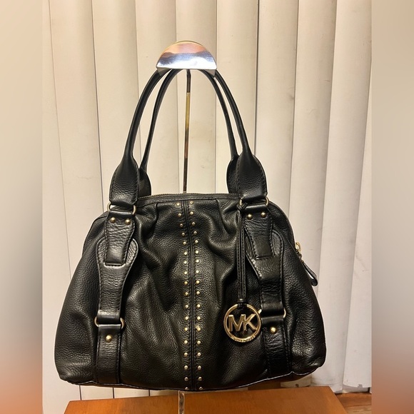 MICHAEL KORS ASTOR SHOULDER HOBO SATCHEL TOTE HANDBAG BLACK LEATHER
BUCKLES STUD - Picture 3 of 17